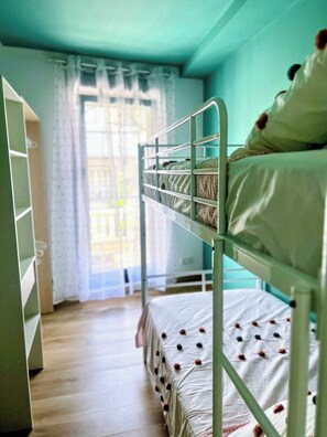 2 bedrooms, WiFi, bed sheets