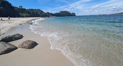 A Casiña Laranxa: charming duplex in the heart of Cangas