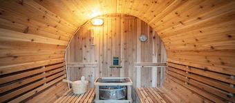 8BR in Massanutten w/ Hot tub, Sauna, Theater