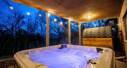 8BR in Massanutten w/ Hot tub, Sauna, Theater