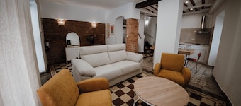 Bienvenido a "La Casa Real" , casa totalmente restaurada de 1952