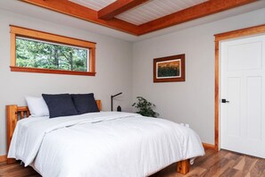 1 غرفة نوم ومكتب ومكواة/لوح كي وسرير سفر