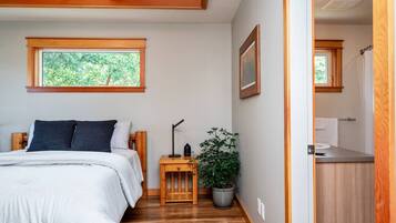 1 bedroom, desk, iron/ironing board, travel cot