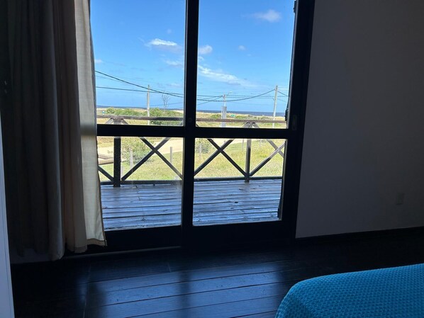 2 bedrooms, iron/ironing board, WiFi