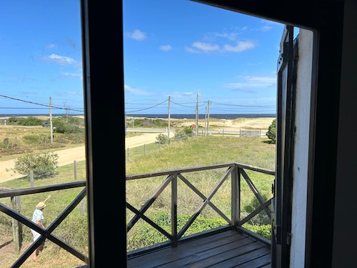 Simple casa de playa para descansar con familia y amigos,