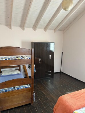 Iron/ironing board, WiFi