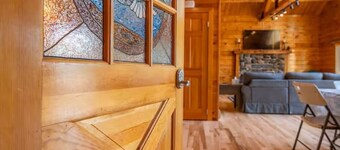 Lakeside Lodge |Family Cabin w/Hot Tub & Steam Shower