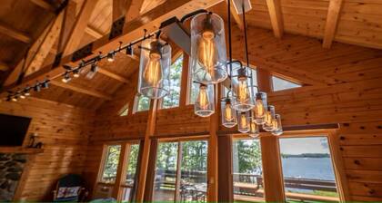 Lakeside Lodge |Family Cabin w/Hot Tub & Steam Shower