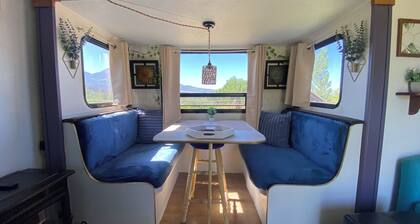 Stay in Grace: Beautiful Camper with World-Class Views in Wine Country of Paonia