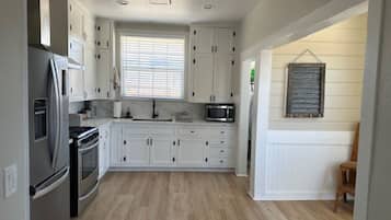 Microondas, horno y parrilla de estufa