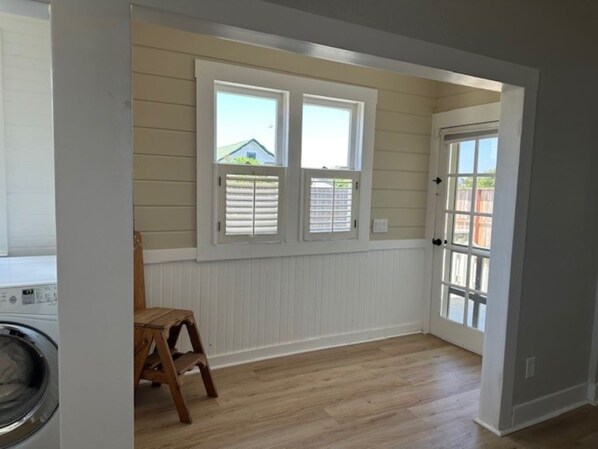 Interior - Mt. Views & Modern Comfort (Lompoc)