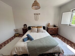 3 bedrooms, iron/ironing board, WiFi, bed sheets - Villa Morena cozy Country and Beach House near Comporta and Melides (Grândola)