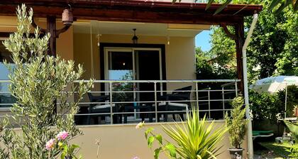 Near Lake 3-bedroom villa with WiFi and AC in Köyceğiz,Turkey