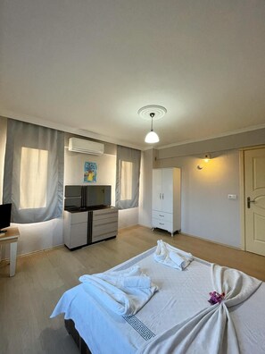 3 slaapkamers, een strijkplank/strijkijzer, wifi, beddengoed