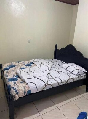 1 habitación, wifi y ropa de cama