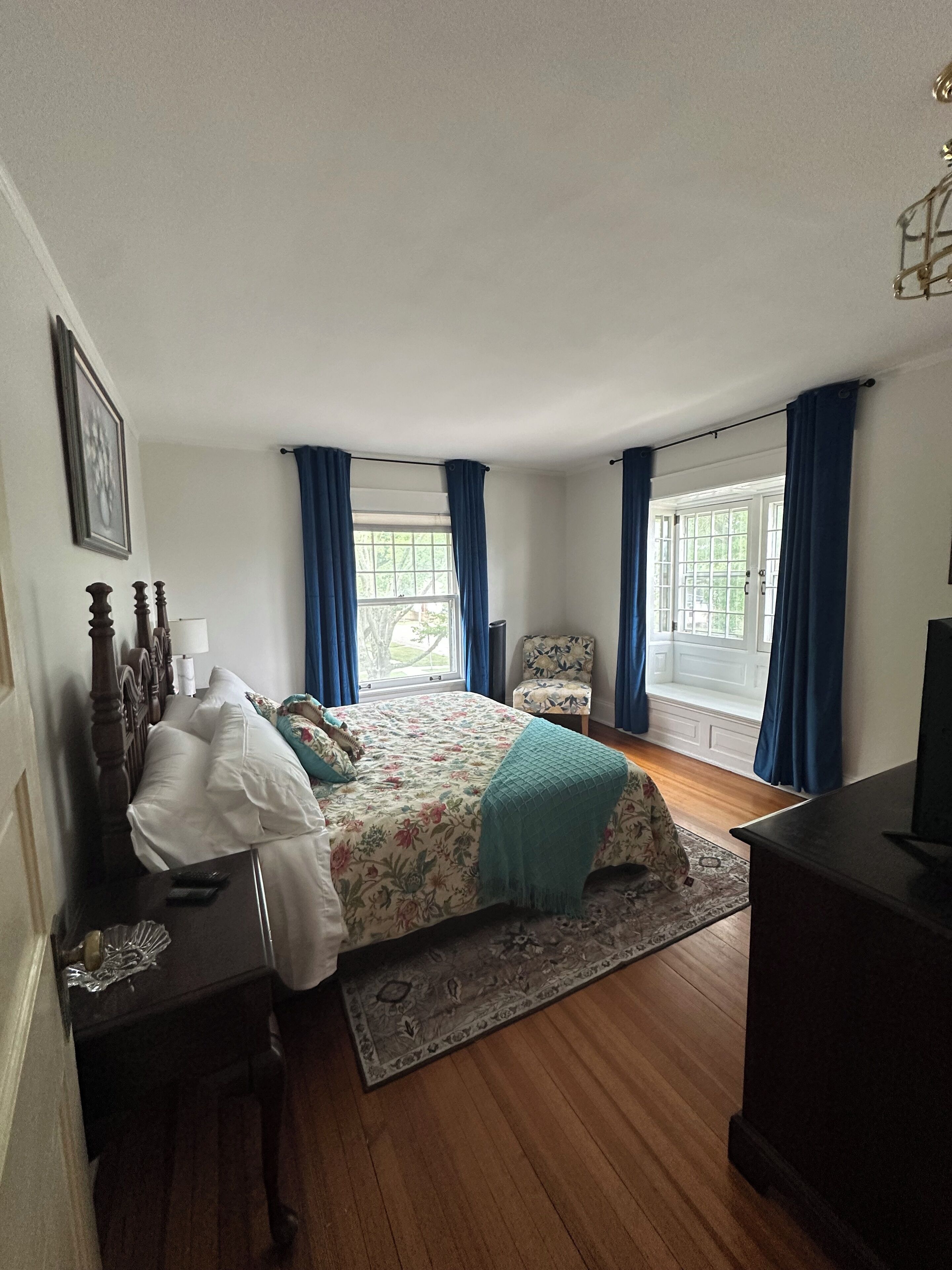 4 Schlafzimmer, Schreibtisch, Bügeleisen/Bügelbrett, kostenloses WLAN