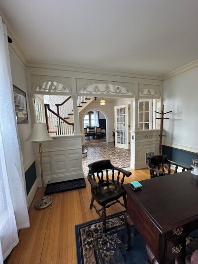 The Grand Rapidian- Historic 4-bedroom House with Fenced in Yard! Pet Friendly!