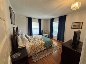 4 Schlafzimmer, Schreibtisch, Bügeleisen/Bügelbrett, kostenloses WLAN