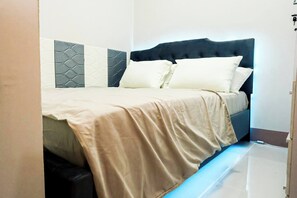 1 habitación, tabla de planchar con plancha, internet y ropa de cama 