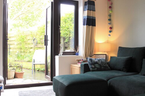 Self contained apartment in idyllic English village. Quiet and peaceful.