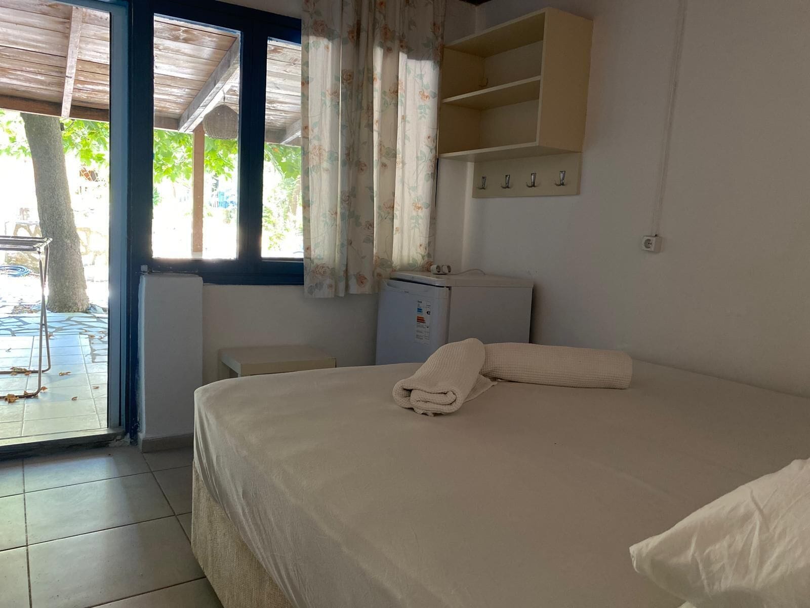 Quarto econômico, ao lado da praia | Wi-Fi de cortesia