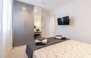 2 bedrooms, travel cot, free WiFi - 2 bedroom stunning home in SON SERVERA (SON SERVERA)