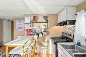 Fridge, microwave, oven, stovetop - Nothing Fancy Older Pet Friendly APT! (Dover)
