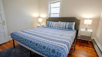 4 bedrooms, desk, iron/ironing board, travel cot