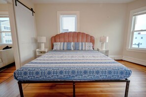 4 Schlafzimmer, Schreibtisch, Bügeleisen/Bügelbrett, Reisekinderbett