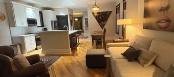 Beautiful, cozy cottage.  Great location. Close to sport venues and restaurants!