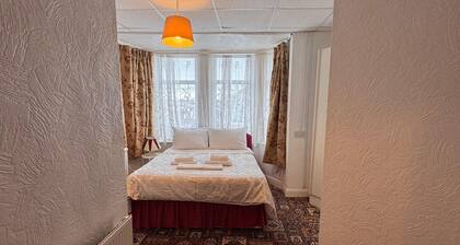 OYO Delton Hotel Blackpool Pleasure Beach