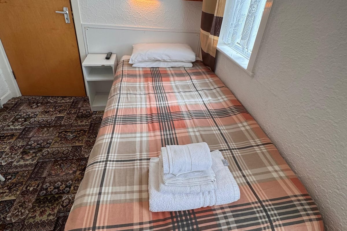 Free WiFi, bed sheets
