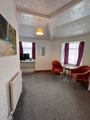 Dobbeltrom – deluxe, 1 dobbeltseng | Wi-fi (inkludert) og sengetøy