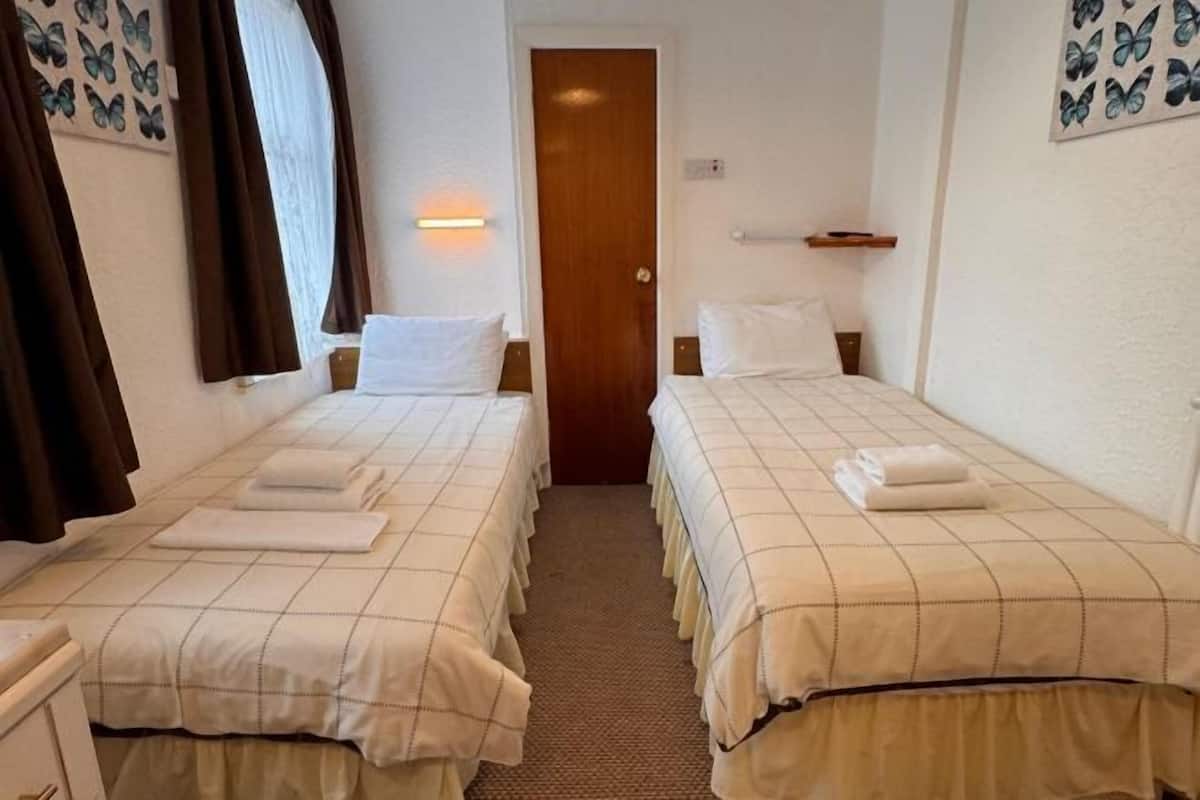 Free WiFi, bed sheets