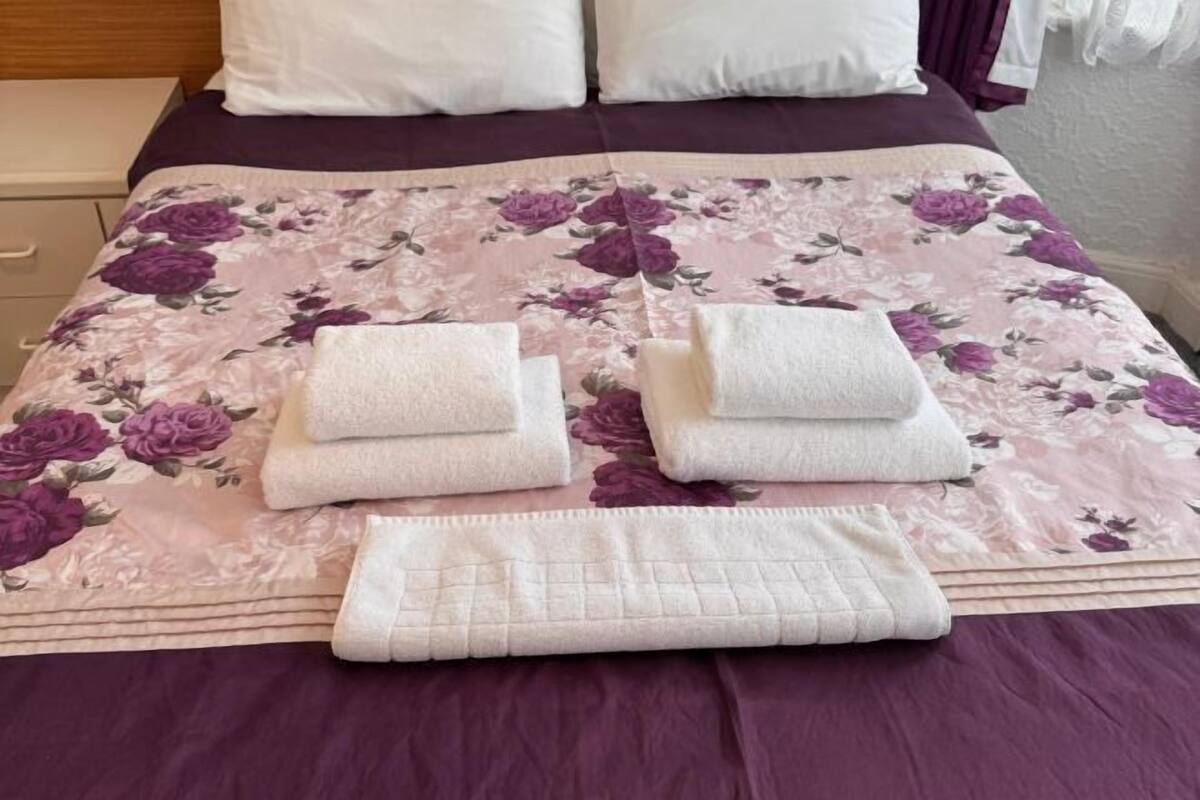 Free WiFi, bed sheets