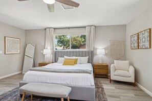5 bedrooms, desk, iron/ironing board, travel cot