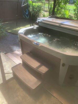 Superior Apartment, Lanai, Garden View (Haiku #4) | Private spa tub - Yonegan Maui Getaways - Haiku  (Haiku)