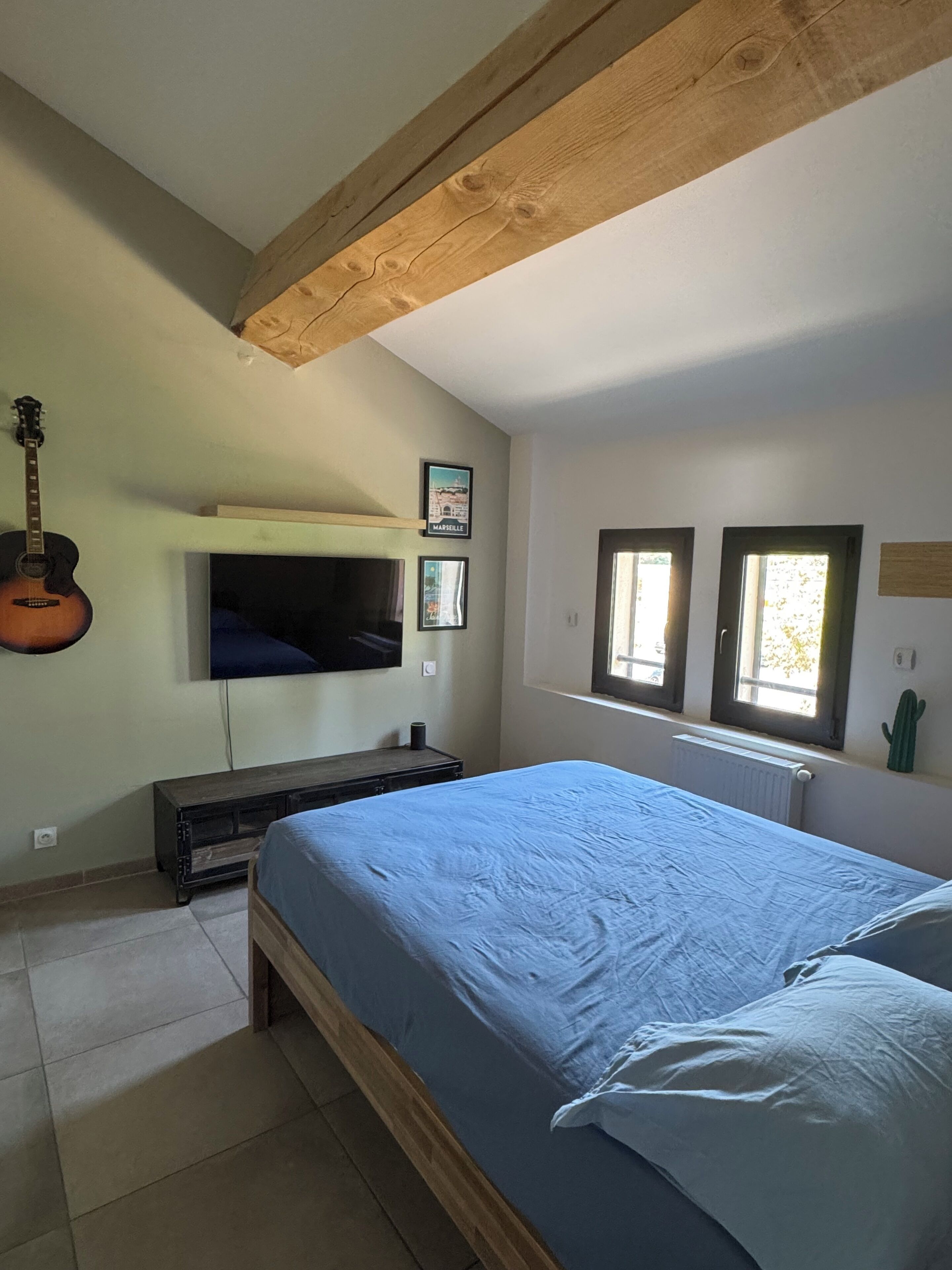 2 chambres, fer et planche à repasser, Wi-Fi, draps fournis