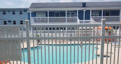 2-bedroom condo in charming Ocean City with AC, WiFi. Enjoy your stay!