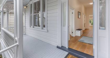 Gorgeous 4BR Mt Eden Retreat by Zodiak Stays