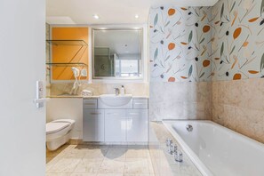 アパートメント | バスルーム | ヘアドライヤー、タオル、石鹸、シャンプー