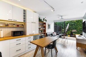 Apartment | Iron/ironing board, free WiFi