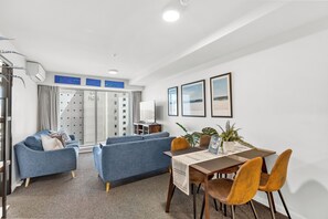 Interior - 2BR Apt with Parking in Prime Spot Zodiak Stays (Auckland)