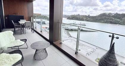 Catalina Bay 2BR w Balcony Views by Zodiak Stays