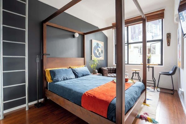 Iron/ironing board, free WiFi - Cosy CBD Loft Walk to Dining+Shopping Zodiak Stays (Auckland)