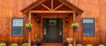 North Conway Winter & Summer Retreat with Hot Tub & Fire Pit