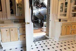 Interior - The South East Guest Suite is the soulful, art-filled heart of the House of Joy. (Preston)