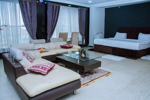 浪漫套房 | 办公桌、笔记本电脑工作区、免费 WiFi、轮椅无障碍