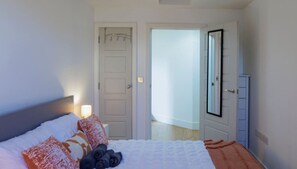 Unclassified image, 4 of 9, button