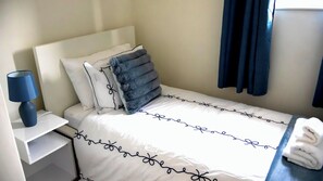3 bedrooms, iron/ironing board, WiFi, bed sheets